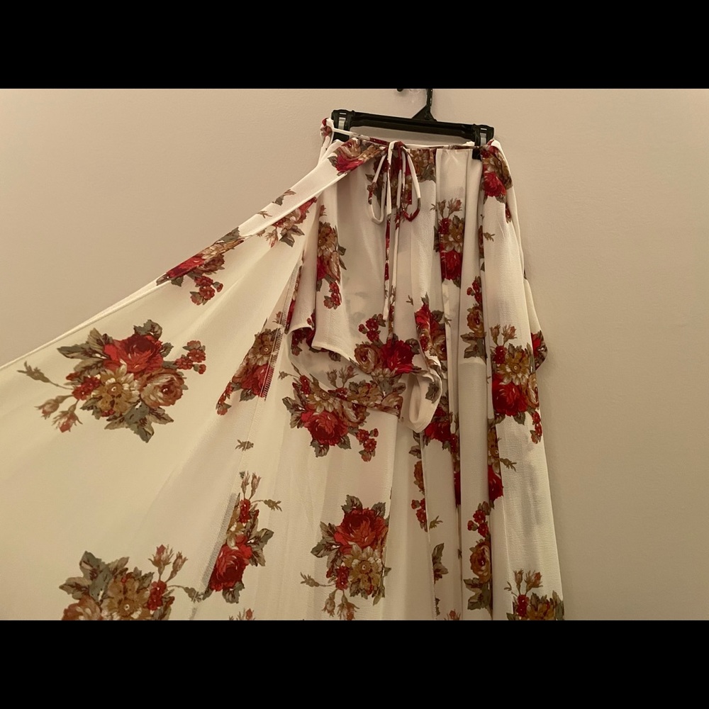 Floral High-Low Romper - Picture 3 of 3